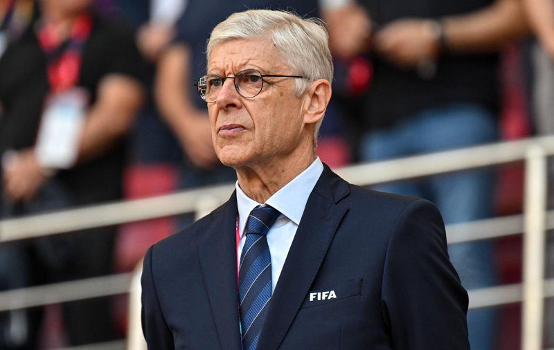 debuchy-tiet-lo-tung-bi-wenger-chan-duong-sang-man-united