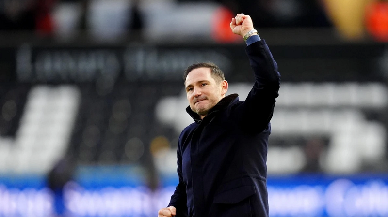 nicky-butt-de-xuat-chelsea-can-nhac-dua-lampard-tro-lai